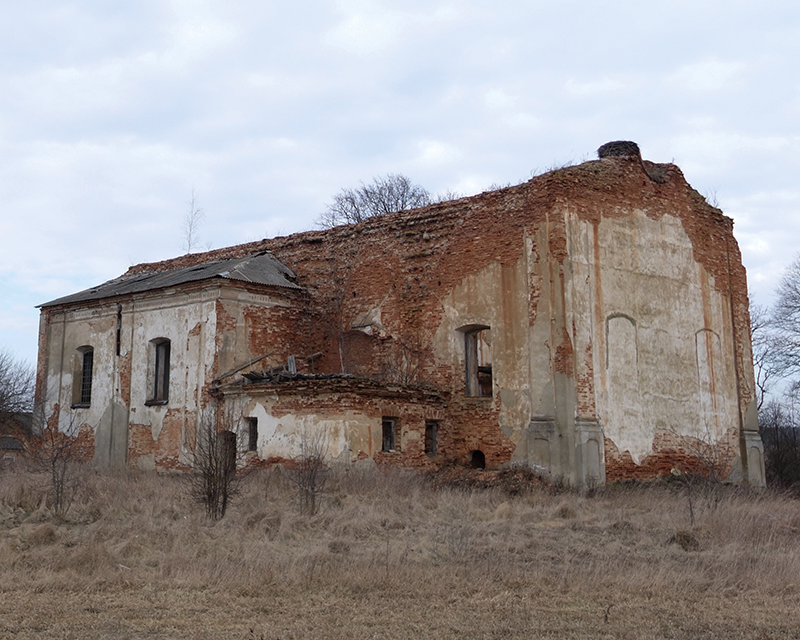 Знешні выгляд страчанага касцёла ў Вялікай Лапеніцы