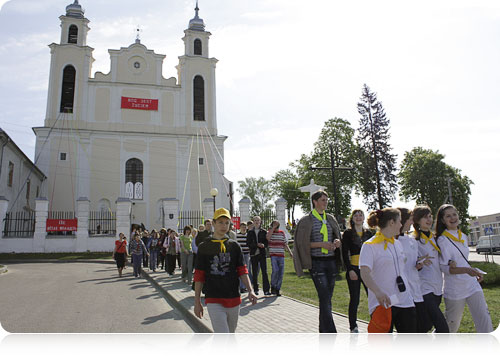 Iwje. 8-10 maja parafia św. Piotra i Pawła w Iwju gościła 700 młodych osób ze wszystkich zakątków Diecezji Grodzieńskiej.
