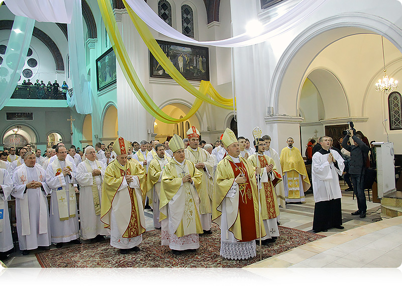 Св. Імша з удзелам біскупаў і святароў