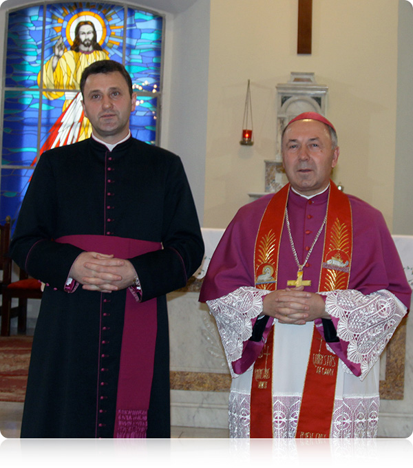 Ks. Bp Aleksander Kaszkiewicz (z prawej) z Ks. Bp. Elektem Józefem Ks. Bp Aleksander Kaszkiewicz (z prawej) z Ks. Bp. Elektem Józefem