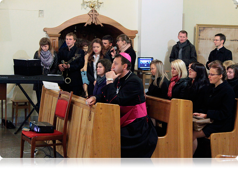 Modlitwa różańcowa przez Skype zjednoczyła młodzież z pięciu parafii Diecezji Grodzieńskiej