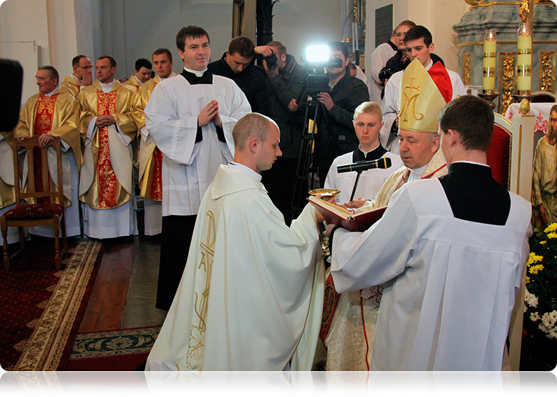 “„Zostaniecie posłani, aby nauczać i uświęcać” – to zadania, stojące przed nowymi kapłanami, to zadania, które mają podjąć