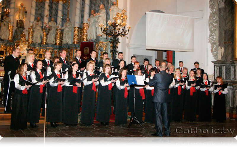 Хор “Cantate Domino” падчас выступлення ў гродзенскай катэдры