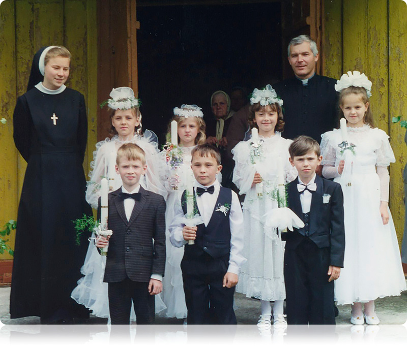Pierwsza Komunia św. w Kozłowiczach, 26 maja 1996 r. Pierwsza Komunia św. w Kozłowiczach, 26 maja 1996 r.