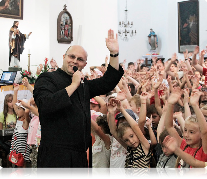 Ważne jest, aby z najmłodszych lat przyzwyczajać dzieci do pobożności