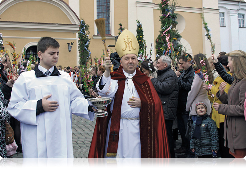 Wznosimy w górę zielone gałązki, żeby wraz z innymi wołać „Hosanna””