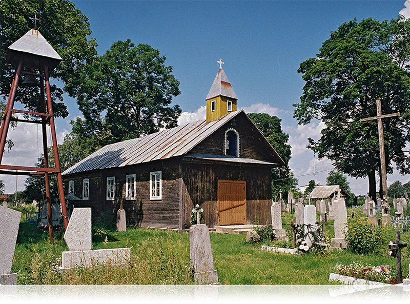 Драўляная капліца на могілках