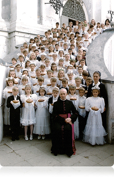 Kilka tysięcy dzieci przyjęły z rąk księdza Pierwszą Komunię św.