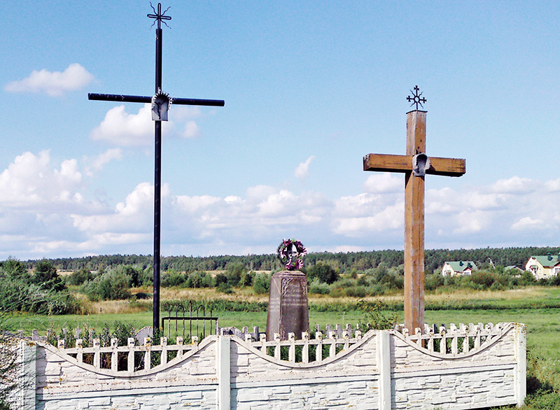 Triada krzyży przydrożnych w Bielanach