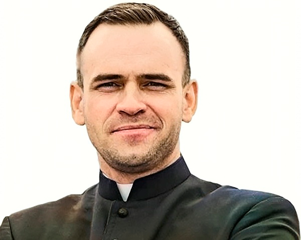 Ks. Jan Romanowski – prefekt WSD w Grodnie
(odpowiedzialny za proces dydaktyczno-wychowawczy).
W latach 2015-2017 studiował
na Uniwersytecie Nawarry w Pampelunie (Hiszpania)
na kierunku filozofia. Ma 10 lat kapłaństwa. romanowski