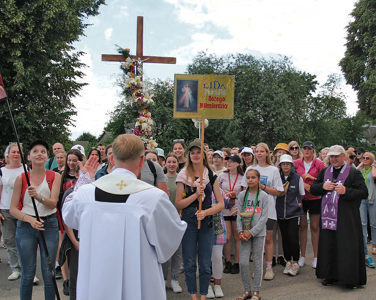 9–10 ліпеня ў дыяцэзіяльным санктуарыі Маці Божай Каралевы нашых сем’яў у Тракелях (дэканат Радунь) адбыліся дыяцэзіяльныя ўрачыстасці. Сёлета іх дэвізам былі словы: “З Марыяй да супакою і еднасці”